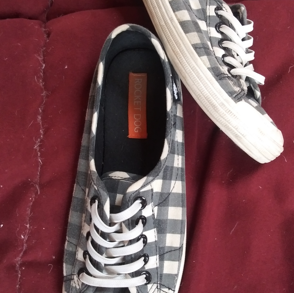 Rocket dog slip ons